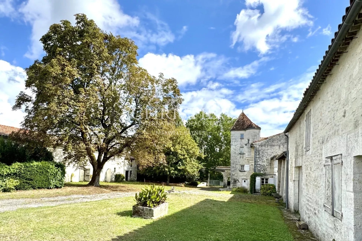 Maison de luxe à vendre à Angoulême, 1 007 000 €, Photo 7