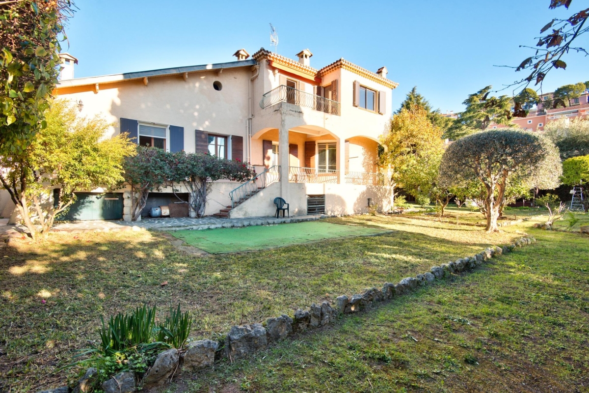 Maison de luxe à vendre à Villefranche-sur-Mer, 1 890 000 €, Photo 1