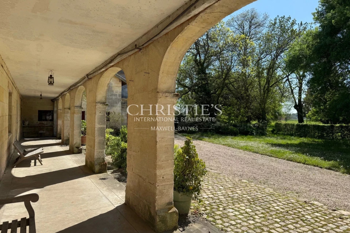 Luxury House for sale in Fronsac, 1 579 000 €, Photo 3