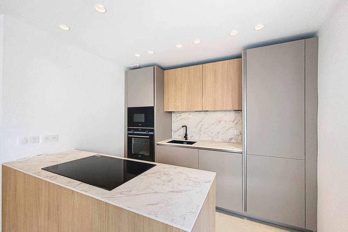 Maison de luxe à louer à Cannes, 3 500 €, Photo 3