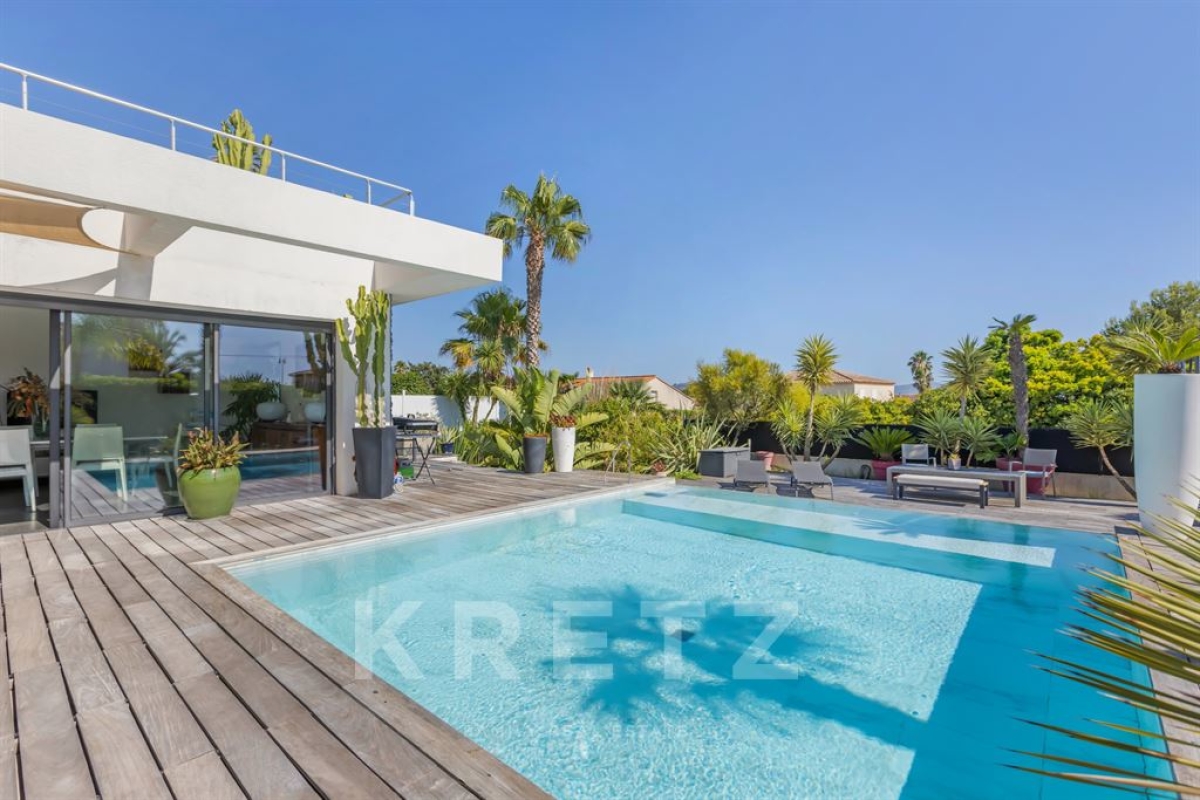 Maison de luxe à vendre à Sanary-sur-Mer, 1 664 000 €, Photo 3