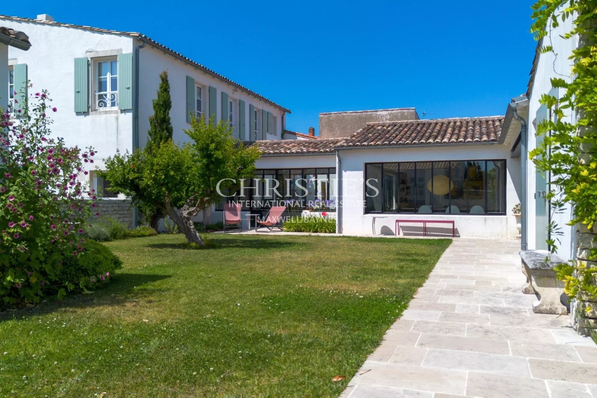 Luxury House for sale in Sainte-Marie-de-Ré, 3 255 000 €, Photo 1