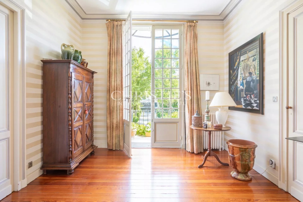 Maison de luxe à vendre à Bordeaux, 1 400 000 €, Photo 2