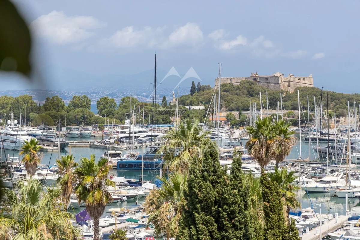 Luxury Apartment for sale in Antibes, 995 000 €, Photo 3