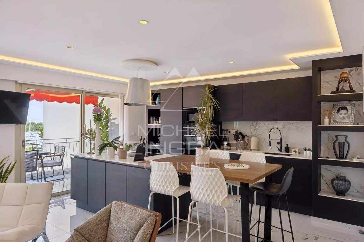 Luxury Apartment for sale in Antibes, 995 000 €, Photo 5