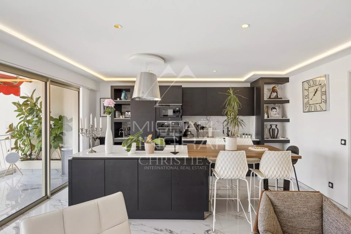 Luxury Apartment for sale in Antibes, 995 000 €, Photo 6