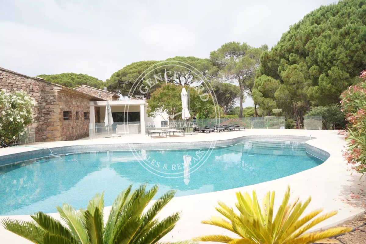 Maison de luxe à vendre à Puget-sur-Argens, 1 990 000 €, Photo 1