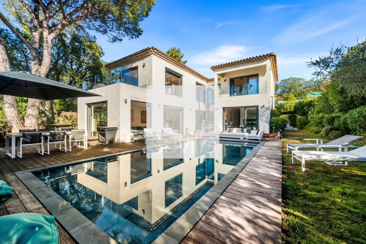 Luxury House for sale in Saint-Tropez, 4 690 000 €, Photo 1