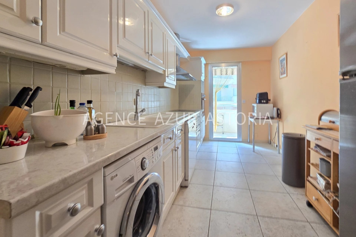 Luxury Apartment for sale in Saint-Raphaël, 685 000 €, Photo 5