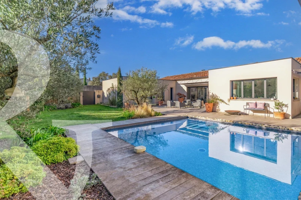 Maison de luxe à vendre à Saint-Rémy-de-Provence, 1 197 000 €, Photo 1