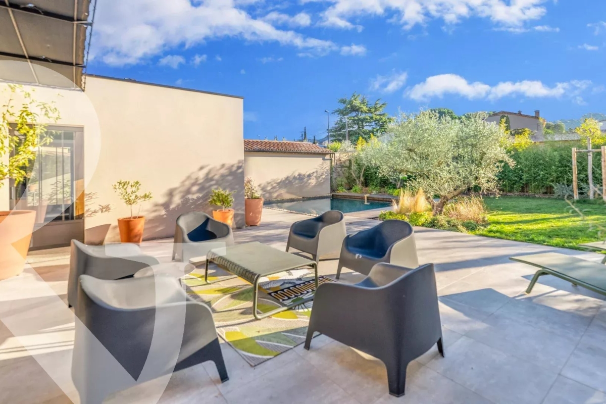 Maison de luxe à vendre à Saint-Rémy-de-Provence, 1 197 000 €, Photo 2