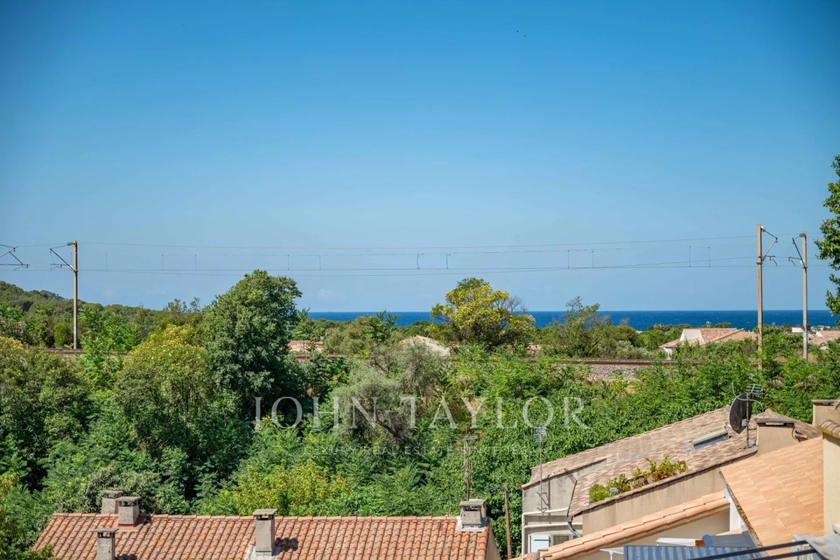 Maison de luxe à vendre à Saint-Cyr-sur-Mer, 1 352 000 €, Photo 5