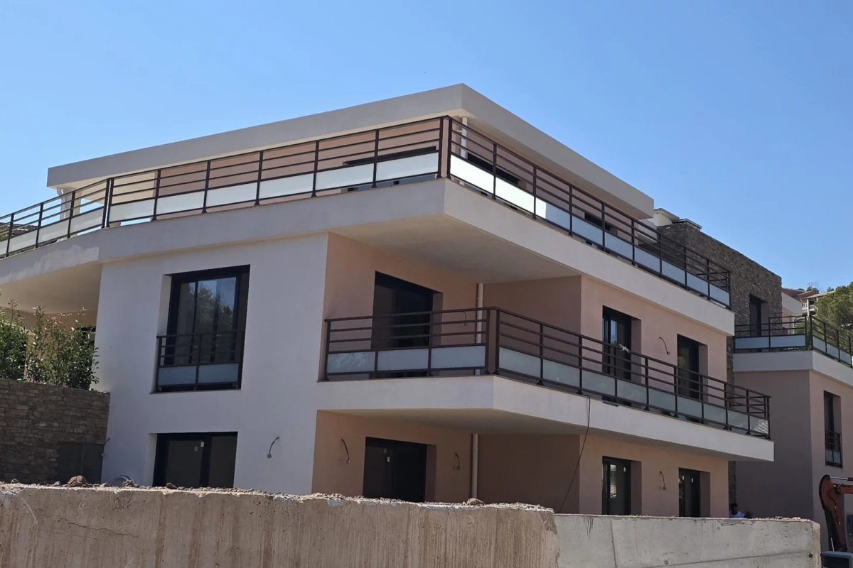 Luxury Apartment for sale in Saint-Raphaël, 699 000 €, Photo 1