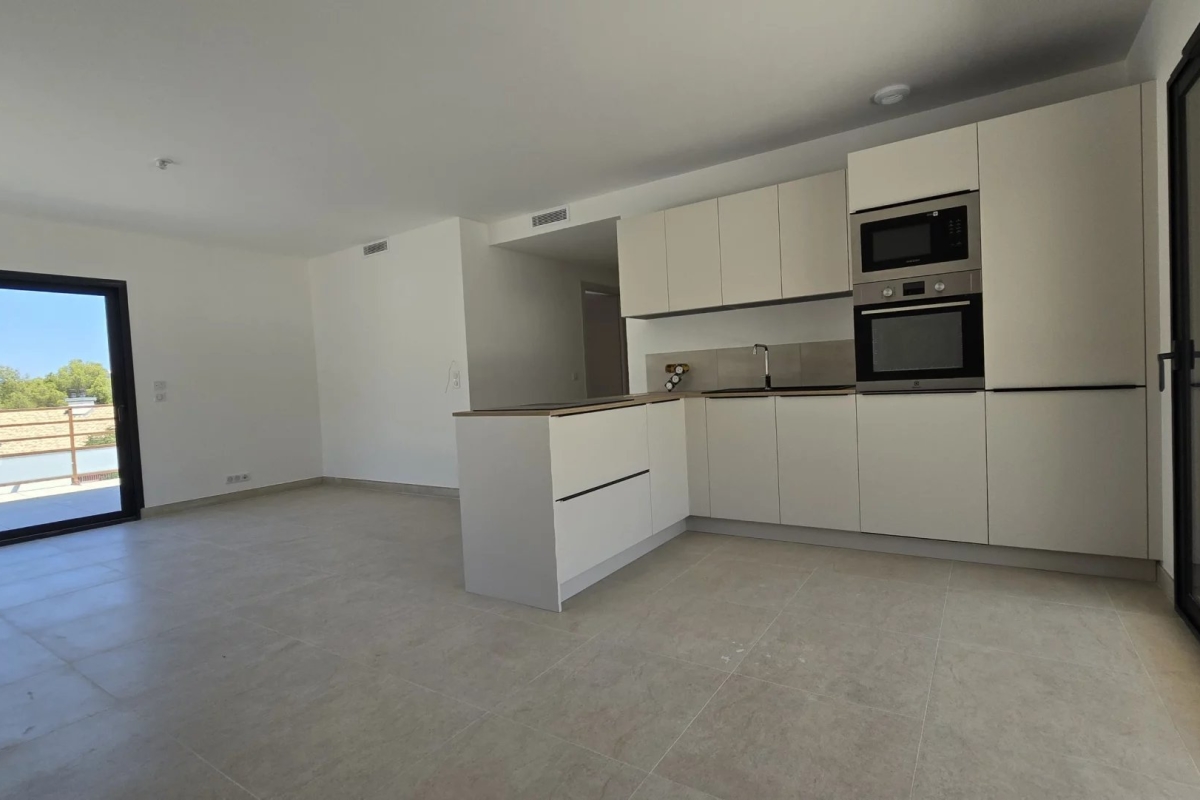 Luxury Apartment for sale in Saint-Raphaël, 680 000 €, Photo 7