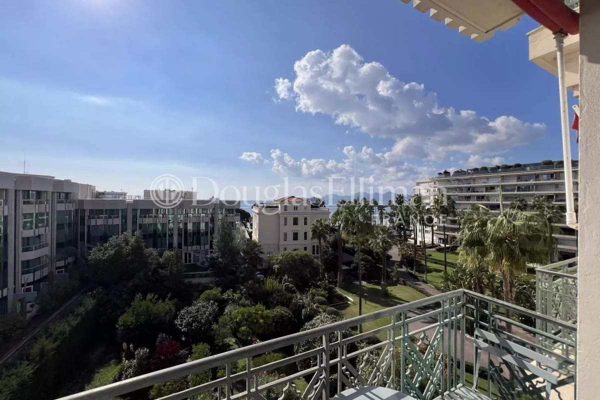 Luxury Apartment for sale in Cannes, 2 895 000 €, Photo 1