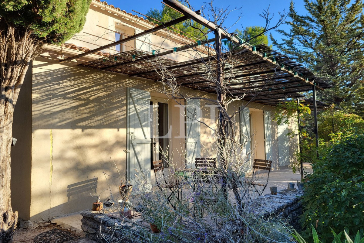 Maison de luxe à vendre à Saint Saturnin les Apt, 546 000 €, Photo 1