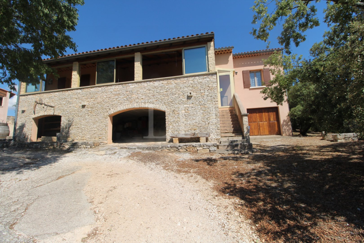 Maison de luxe à vendre à Saint Saturnin les Apt, 758 000 €, Photo 1