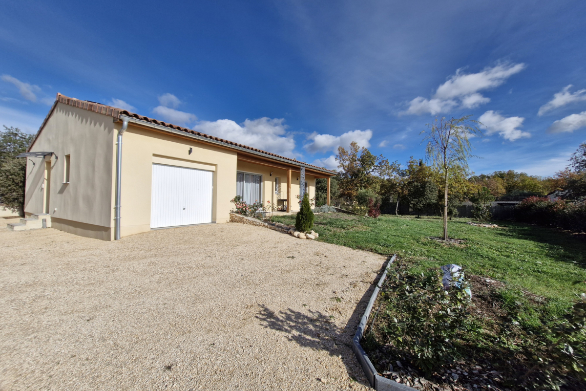 Maison de luxe à vendre à Saint Saturnin les Apt, 399 000 €, Photo 1