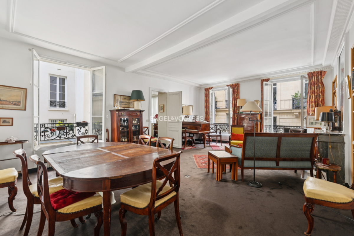 Luxury Apartment for sale in Paris 7Ème, 1 350 000 €, Photo 1