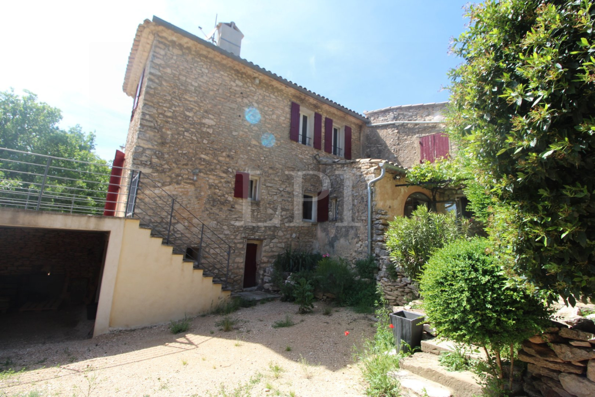 Maison de luxe à vendre à Saint Saturnin les Apt, 585 000 €, Photo 2
