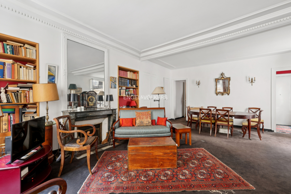 Luxury Apartment for sale in Paris 7Ème, 1 350 000 €, Photo 2
