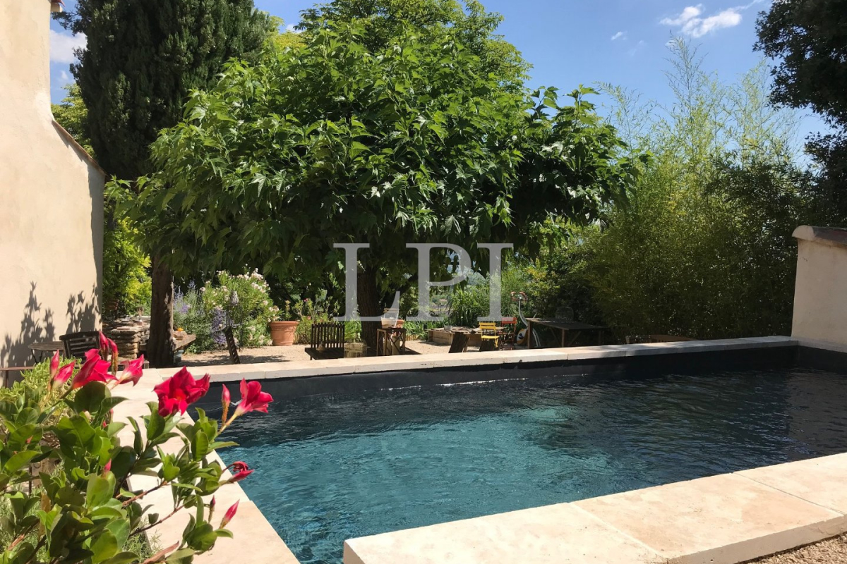 Maison de luxe à vendre à Saint Saturnin les Apt, 546 000 €, Photo 3