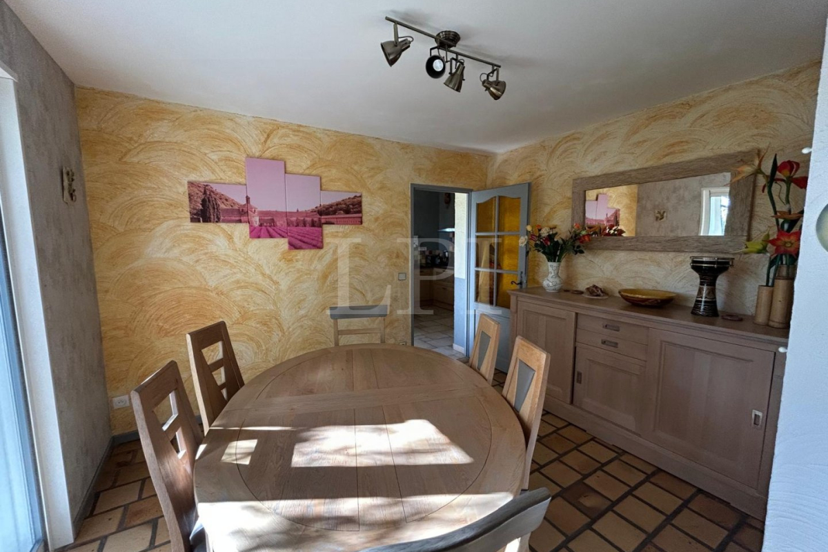 Maison de luxe à vendre à Saint Saturnin les Apt, 750 000 €, Photo 3