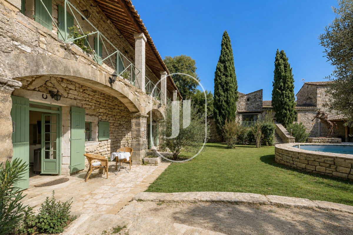 Luxury House for sale in Arpaillargues-et-Aureillac, 1 500 000 €, Photo 1