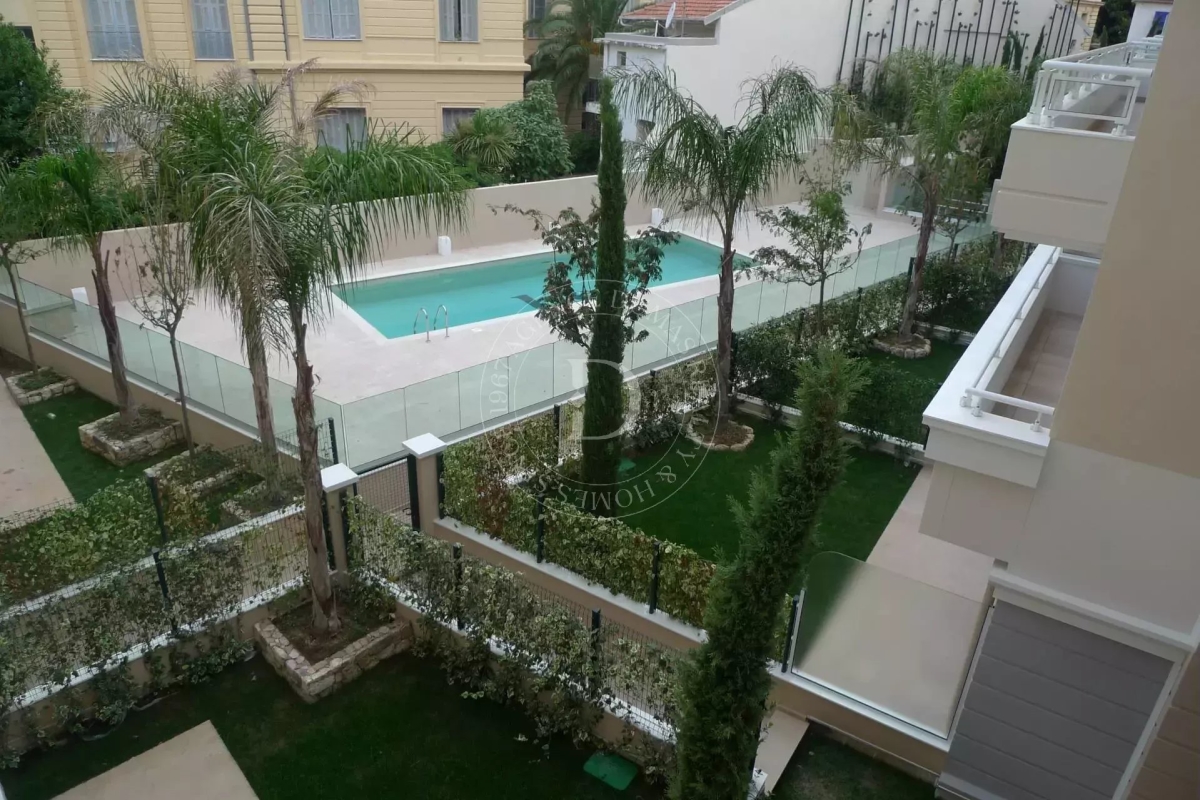 Luxury Apartment for sale in Beaulieu-sur-Mer, 1 090 000 €, Photo 1