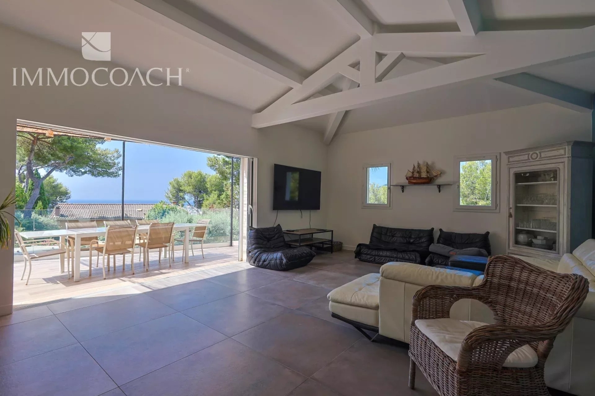 Luxury House for sale in Carqueiranne, 1 770 000 €, Photo 1