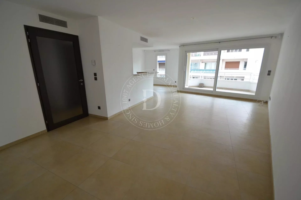 Luxury Apartment for sale in Beaulieu-sur-Mer, 1 090 000 €, Photo 3