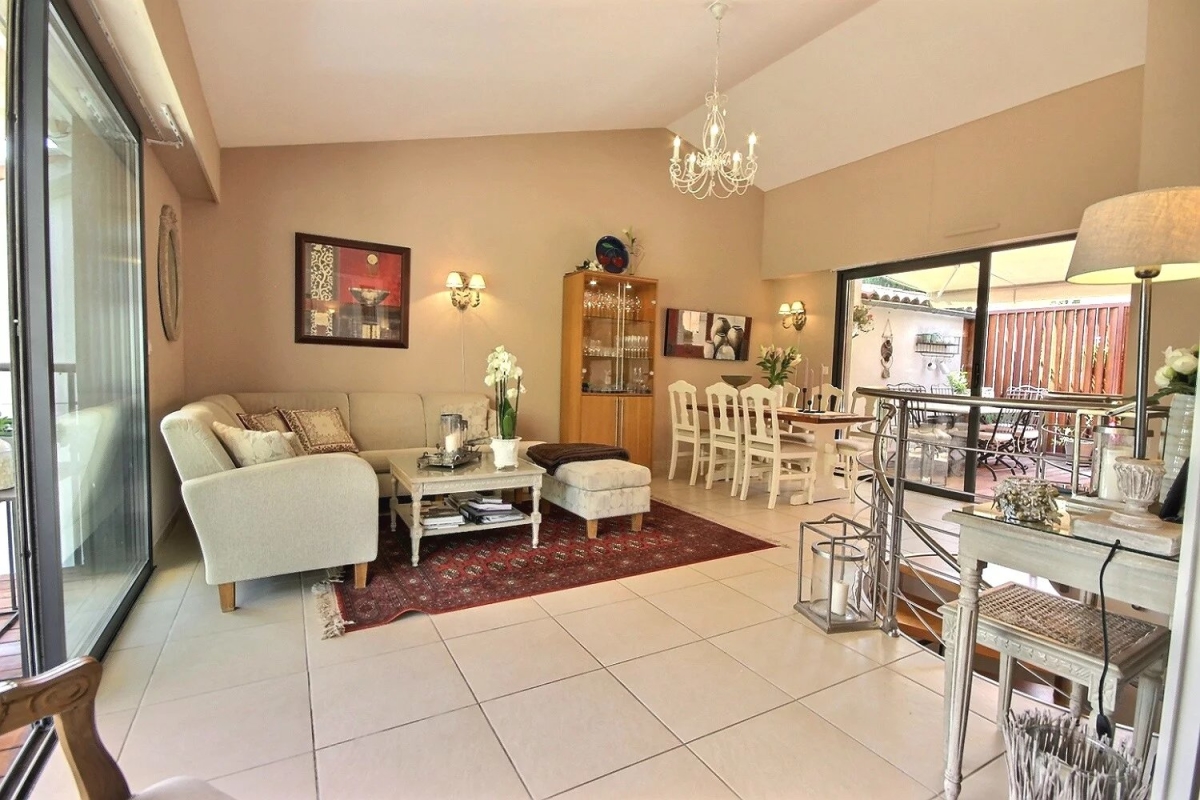 Maison de luxe à vendre à Valbonne, 650 000 €, Photo 1