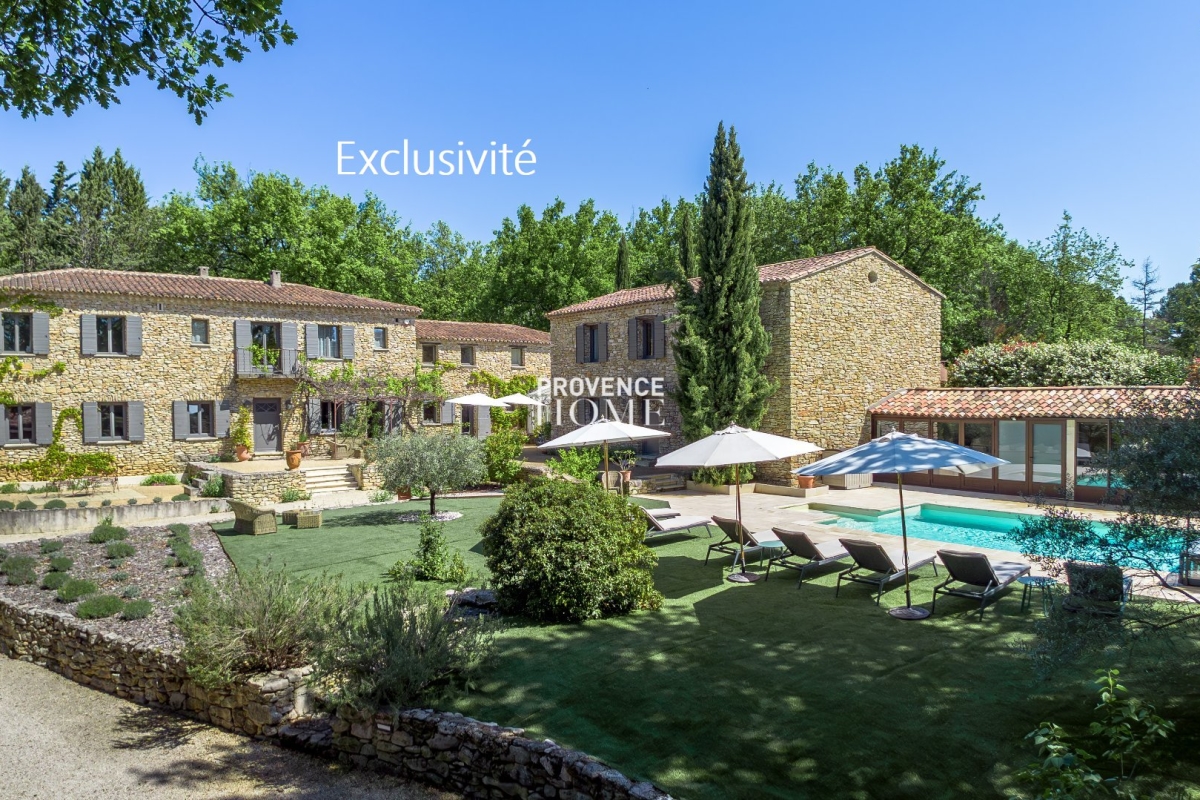 Luxury House for sale in Gordes, 1 780 000 €, Photo 1