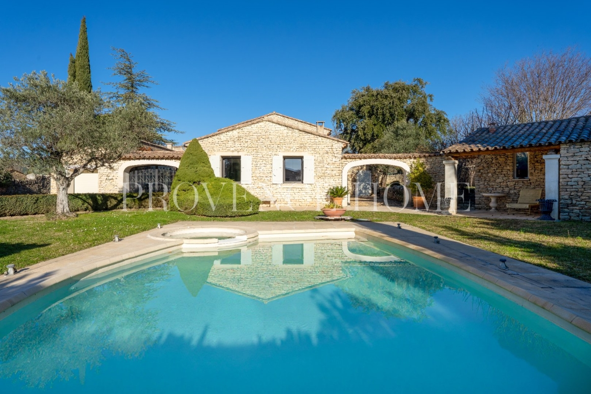 Maison de luxe à vendre à Gordes, 1 320 000 €, Photo 1