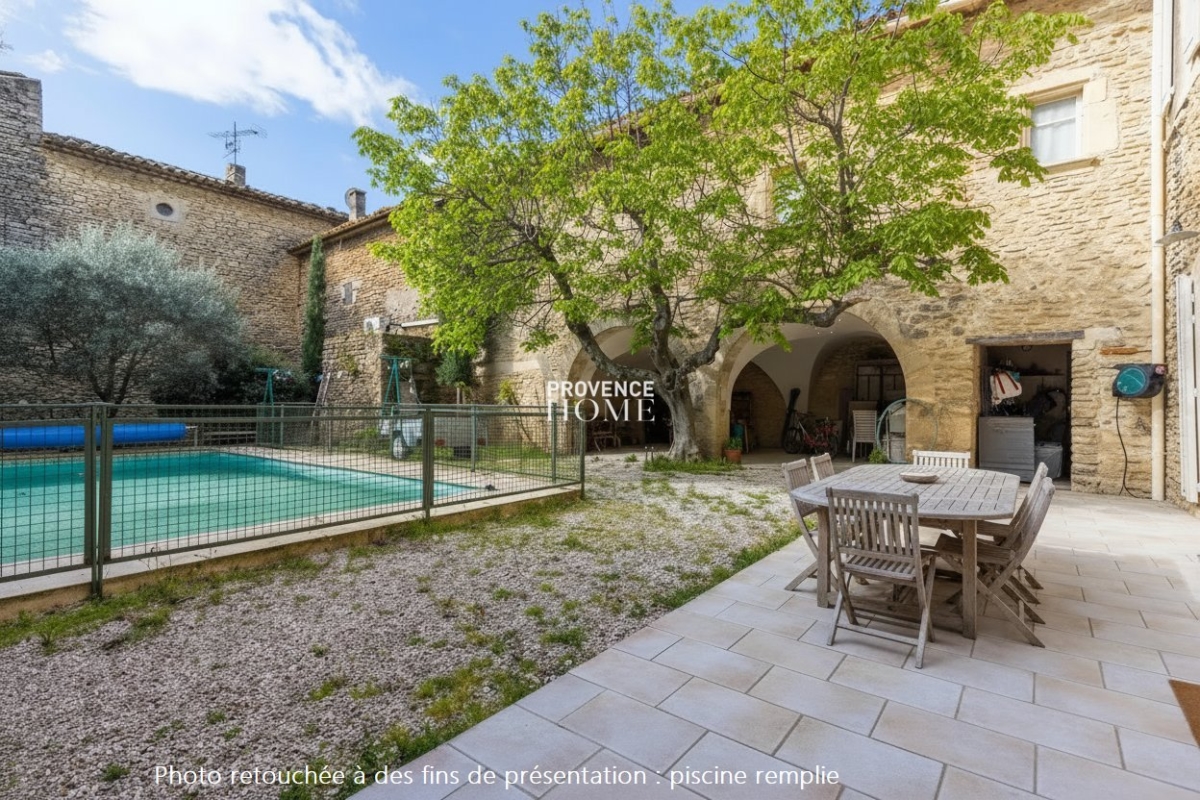 Luxury House for sale in Gordes, 830 000 €, Photo 1