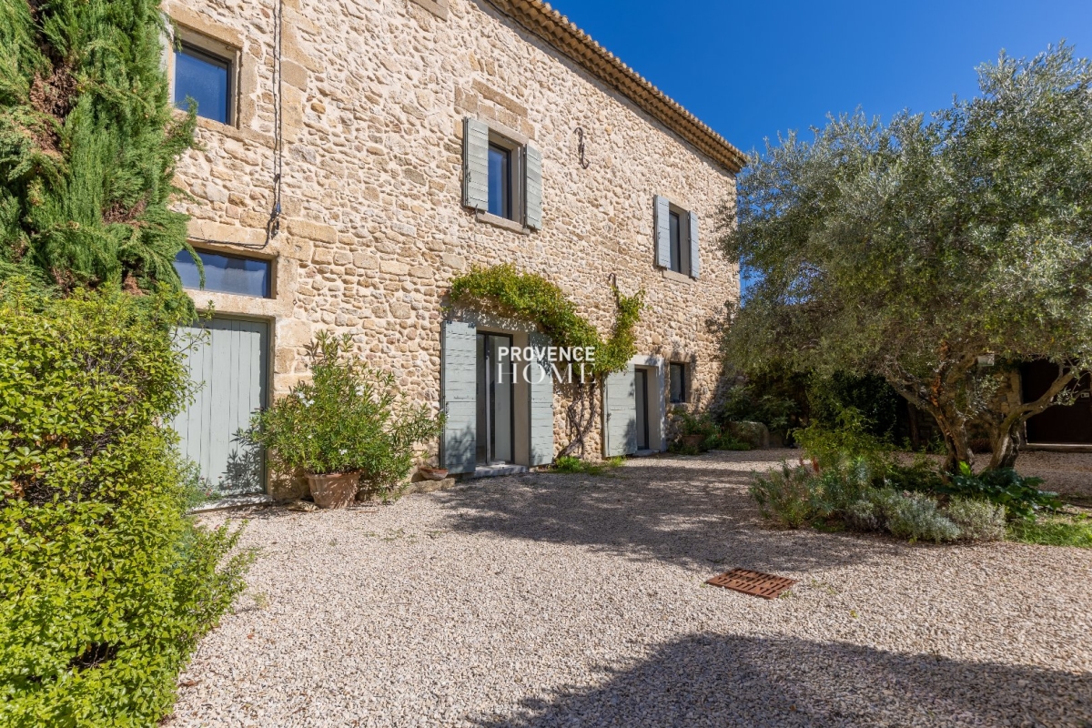Maison de luxe à vendre à Robion, 1 278 000 €, Photo 1