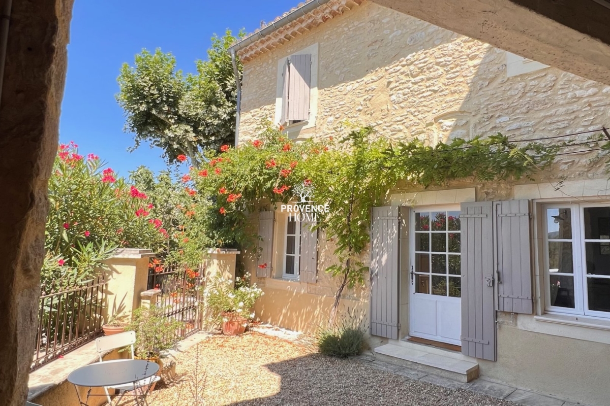 Luxury House for sale in Gordes, 795 000 €, Photo 2