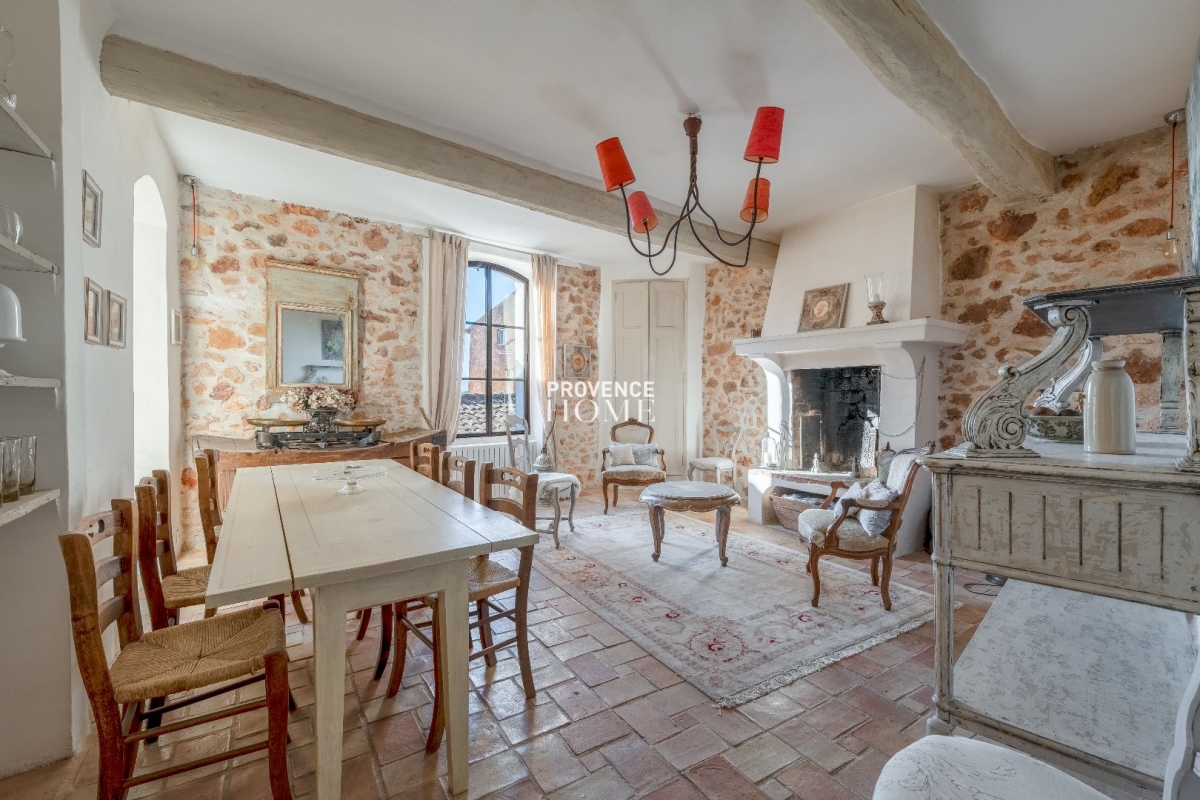 Maison de luxe à vendre à Roussillon, 595 000 €, Photo 2
