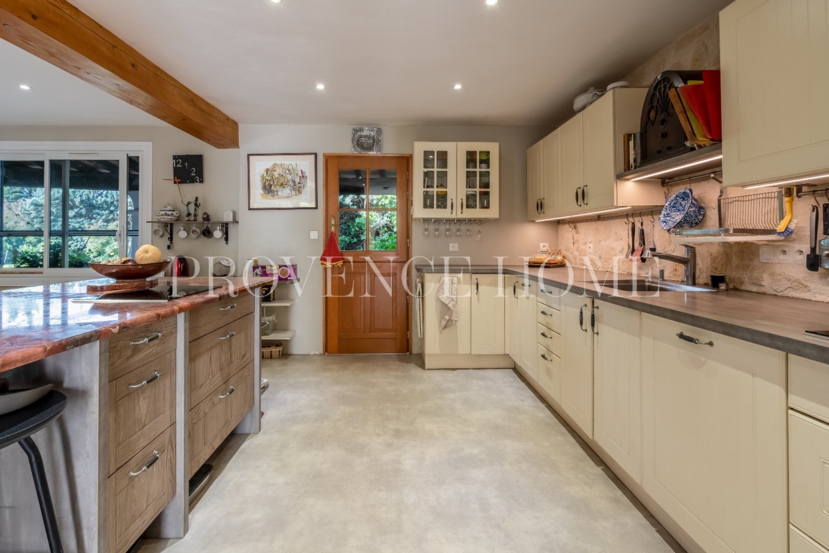 Maison de luxe à vendre à Cavaillon, 650 000 €, Photo 3