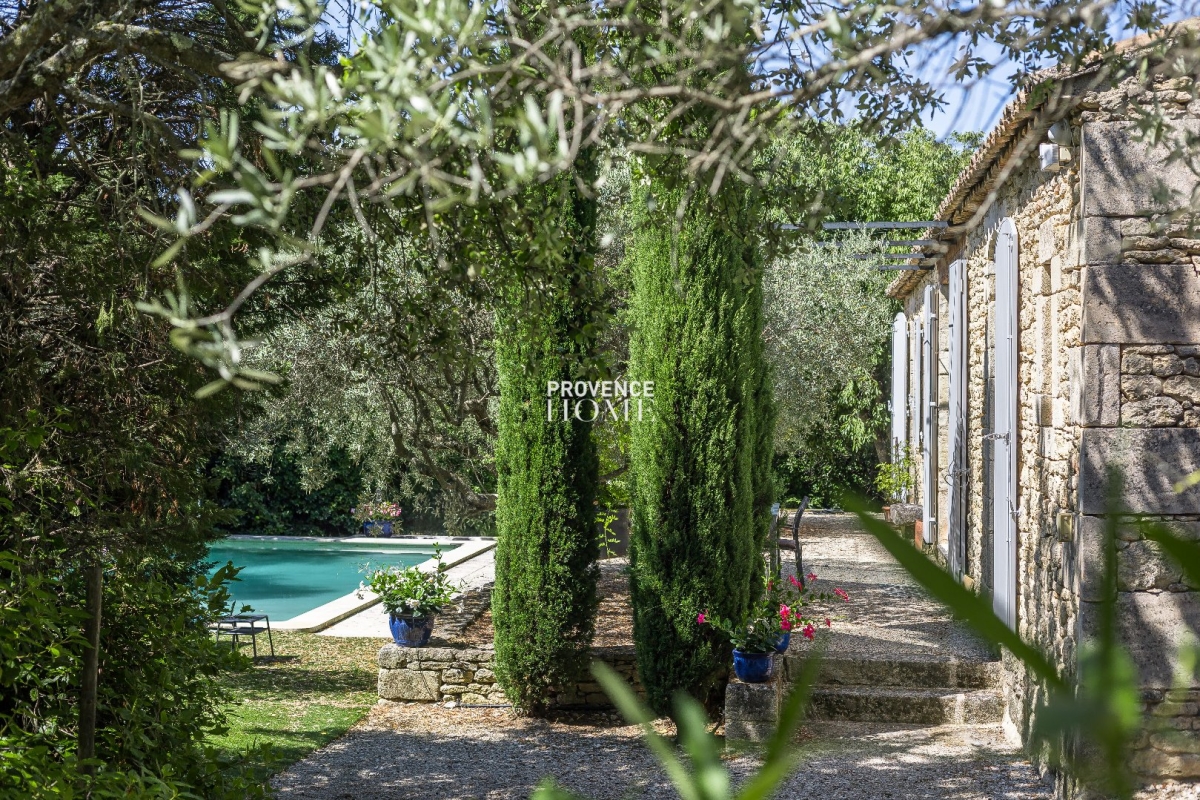 Luxury House for sale in Gordes, 780 000 €, Photo 4