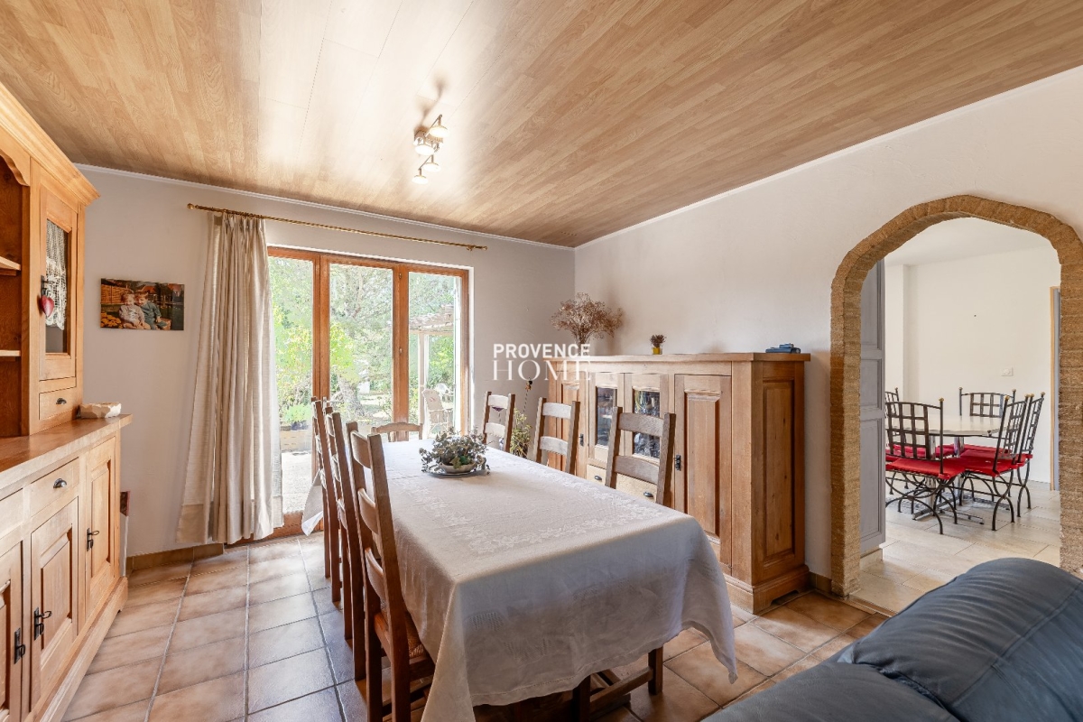 Maison de luxe à vendre à Lacoste, 490 000 €, Photo 4