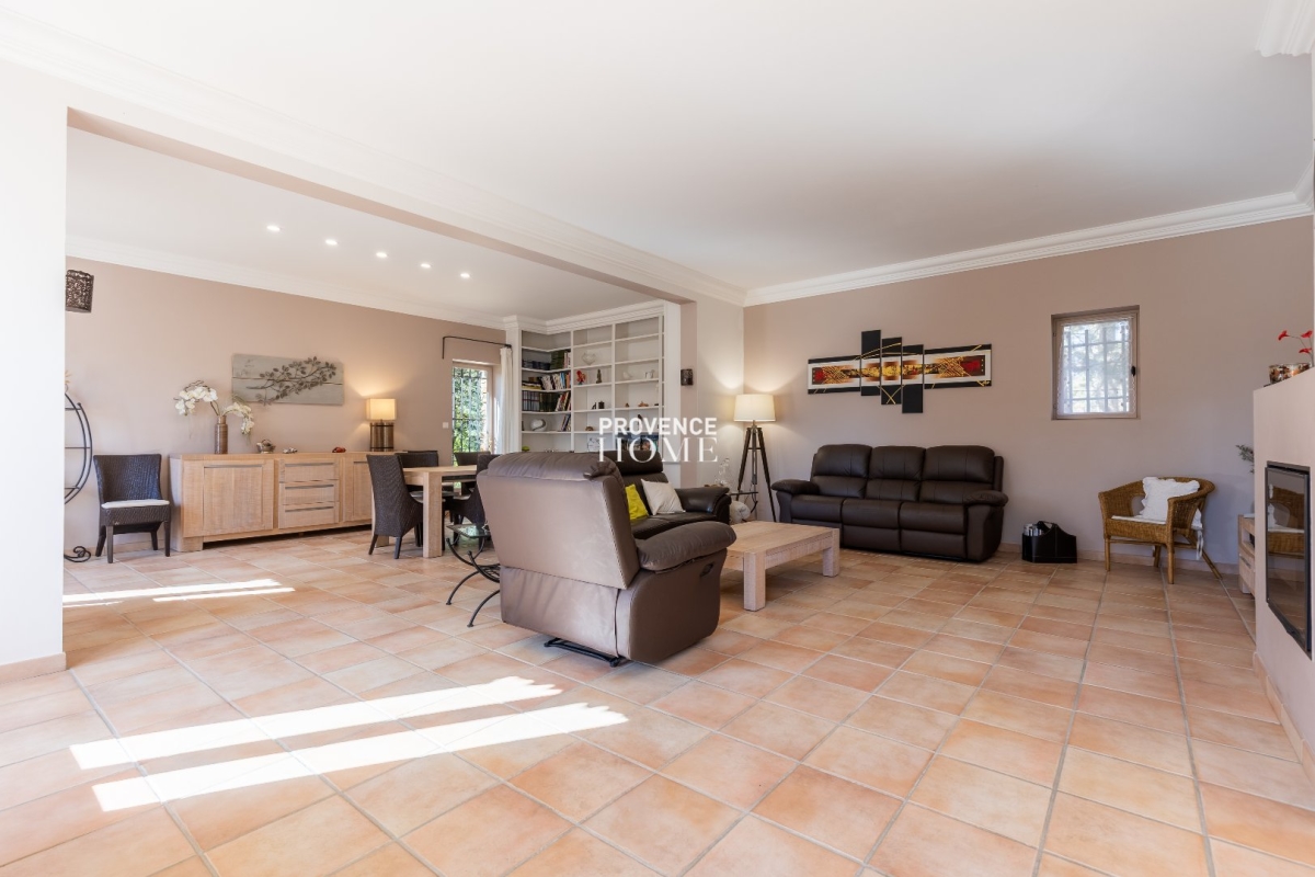Luxury House for sale in Gordes, 1 780 000 €, Photo 5