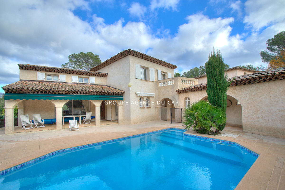 Luxury House for sale in Saint-Raphaël, 860 000 €, Photo 1