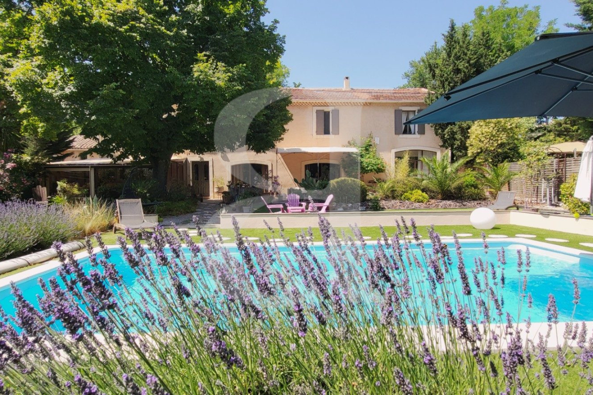 Maison de luxe à vendre à Carpentras, 699 000 €, Photo 1
