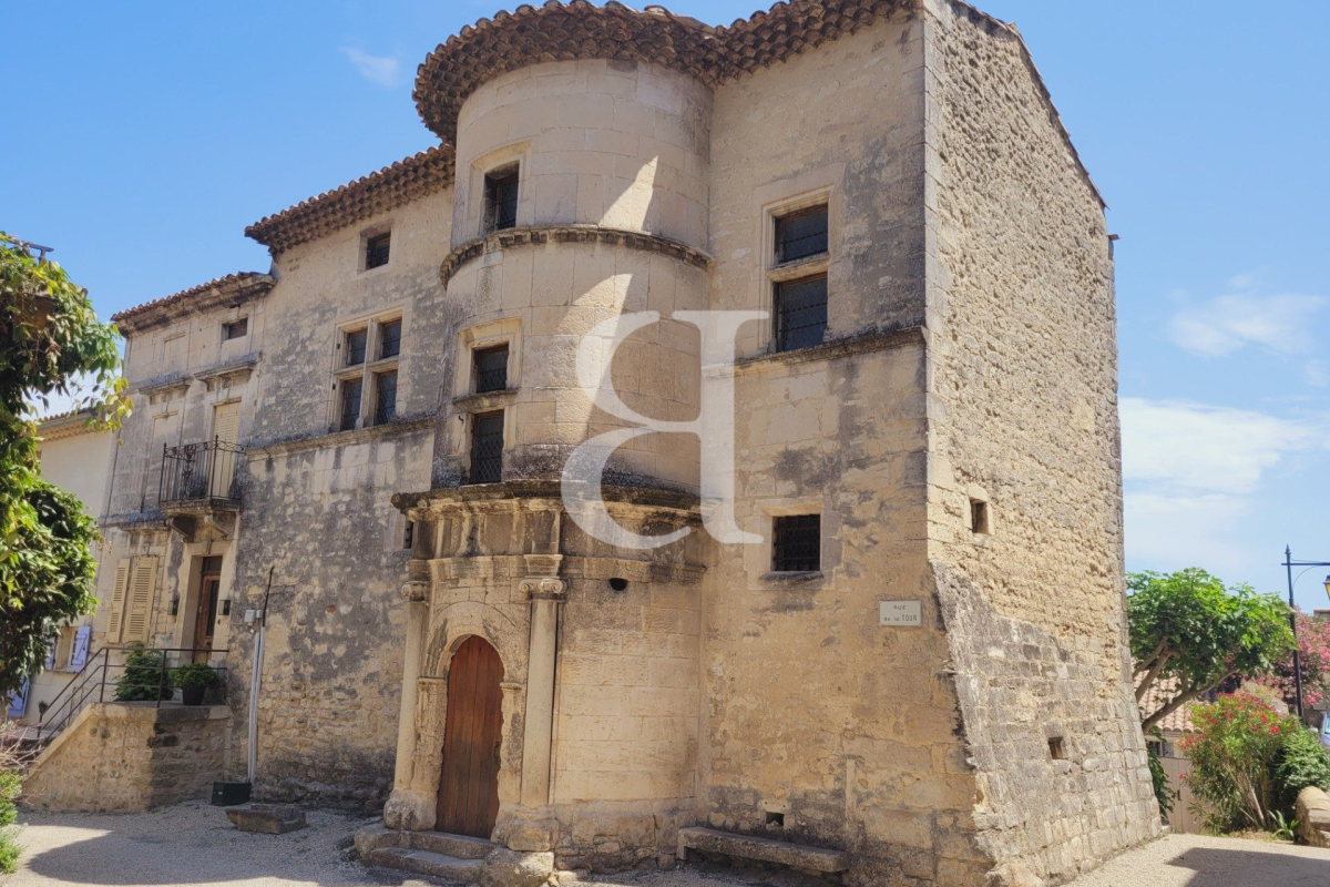 Luxury House for sale in Grignan, 570 000 €, Photo 1
