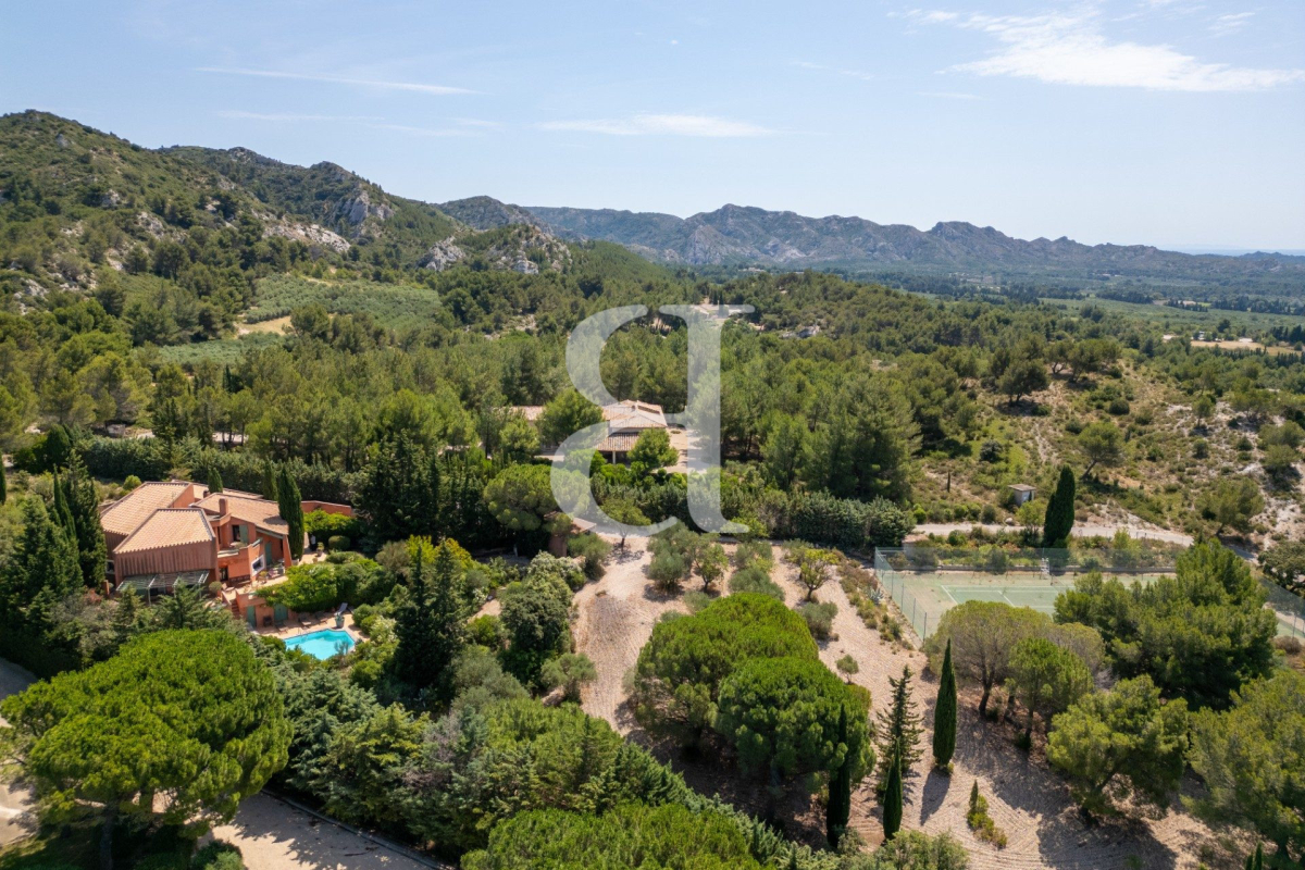 Luxury House for sale in Les Baux-de-Provence, 1 650 000 €, Photo 1