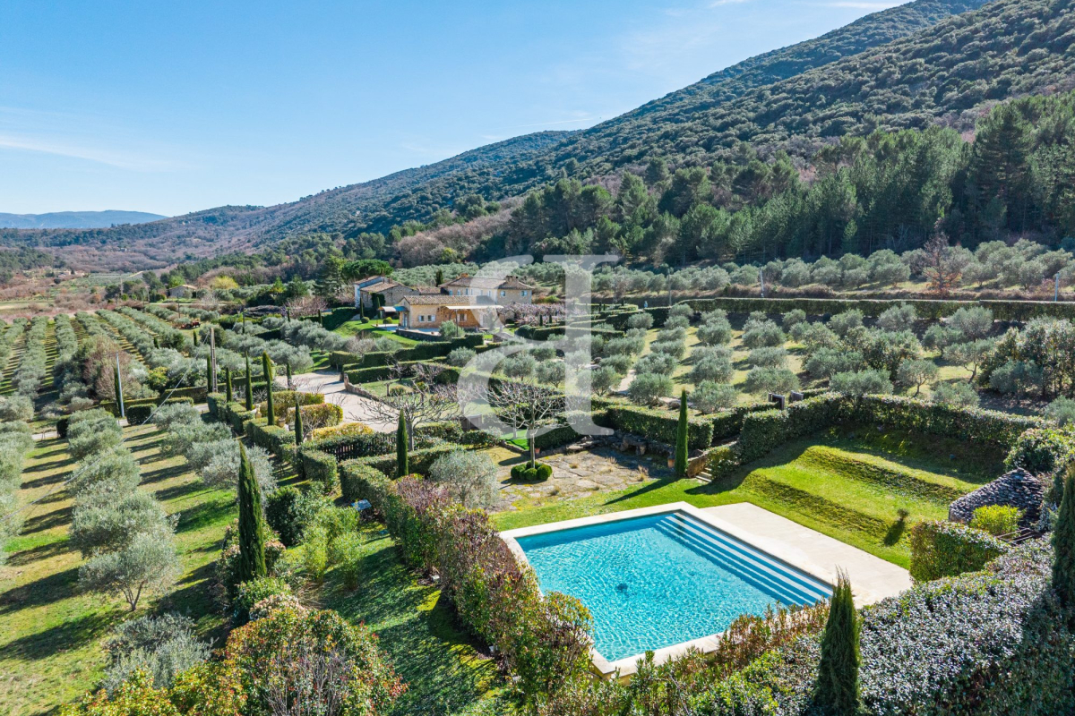 Luxury House for sale in Ménerbes, 2 690 000 €, Photo 1