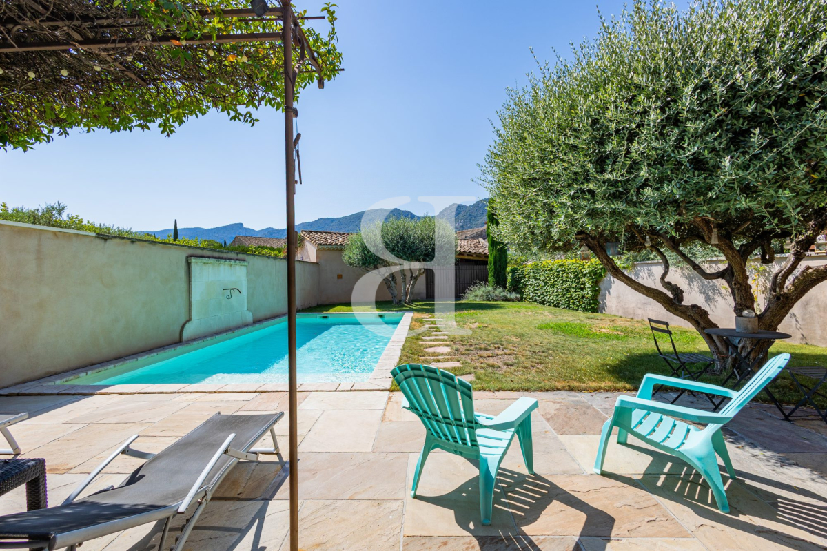 Luxury House for sale in Maubec, 899 000 €, Photo 2