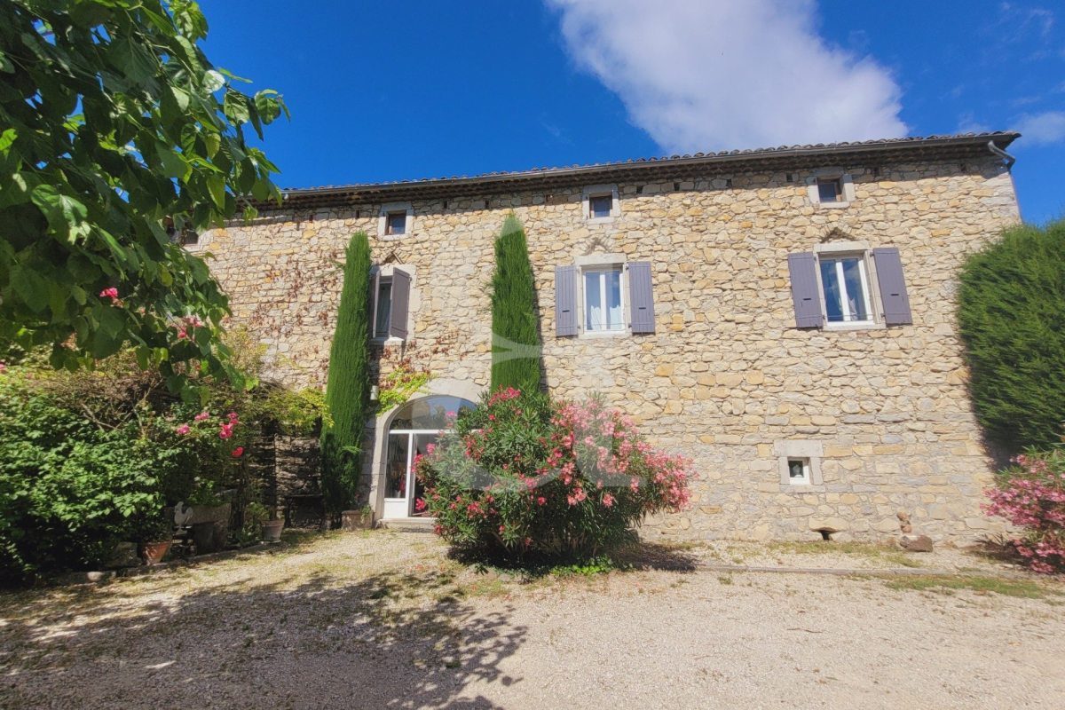 Maison de luxe à vendre à Villeneuve-de-Berg, 990 000 €, Photo 4