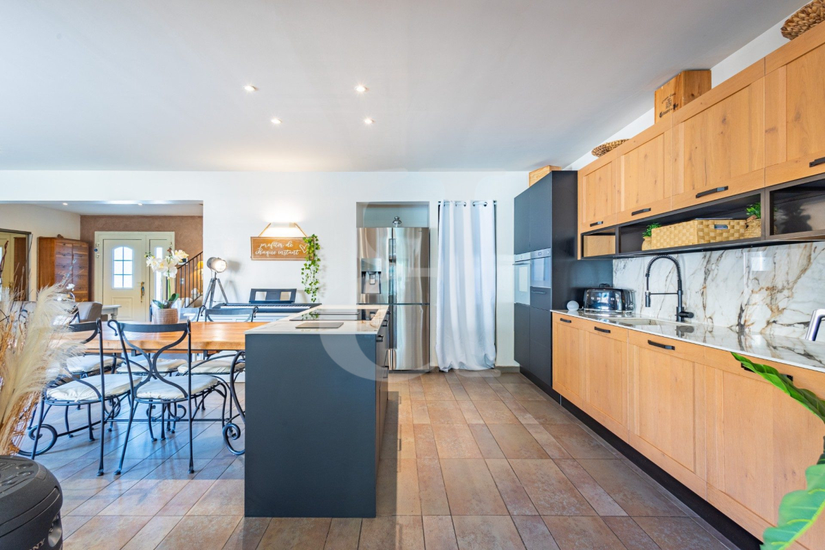 Maison de luxe à vendre à Maubec, 899 000 €, Photo 6